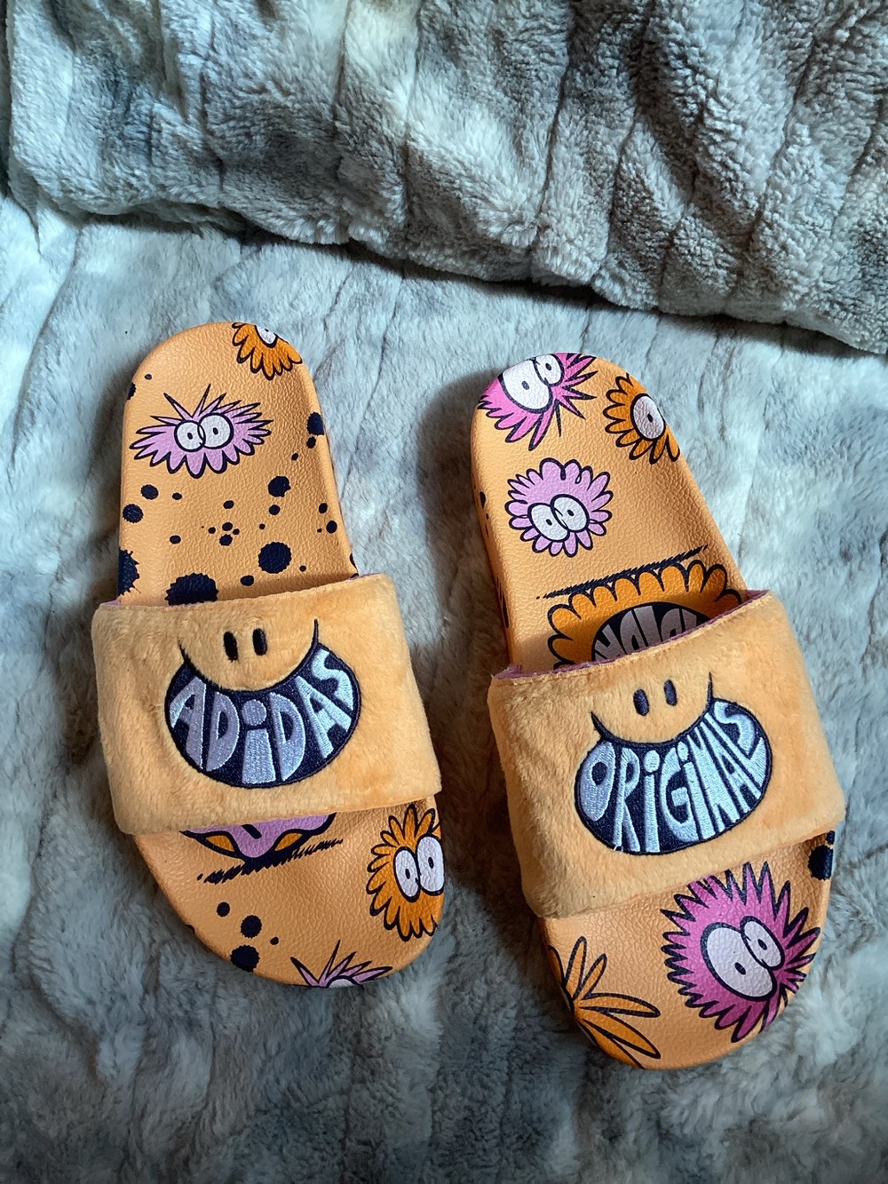 Adidas Originals collab slide sandals women’s size 8 orange and pink